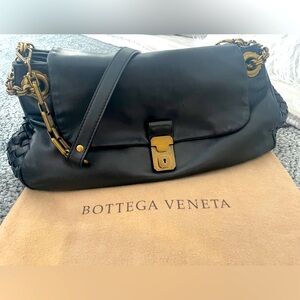 Black Leather Bottega Veneta Handbag